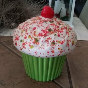 Ceramic cupcake